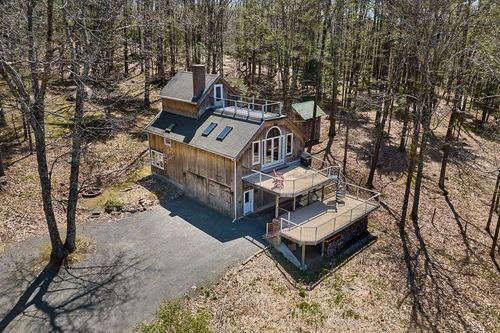 11 Shutesbury Rd, Leverett, MA, 01054-9701 | Card Image