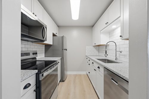 apt-101-230 Eastern Ave, Manchester, NH, 03104-6615 | Card Image