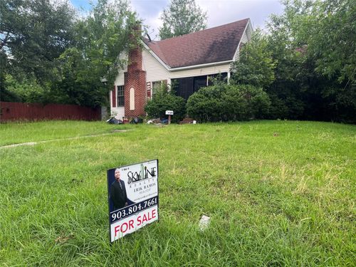 200 1st St, Terrell, TX, 75160-3011 | Card Image
