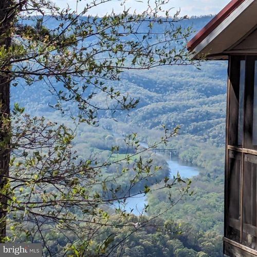 457 Sunrise Ln, GREAT CACAPON, WV, 25422 | Card Image