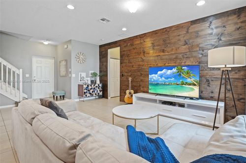 4164 Cascada Cir, Hollywood, FL, 33024-8516 | Card Image