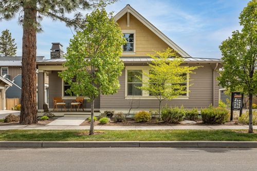 2555 Nw Shields Dr, Bend, OR, 97703-6714 | Card Image