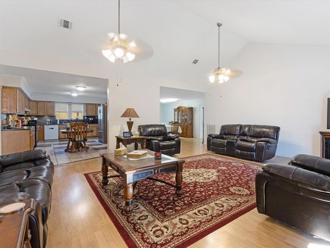 9313 State Highway 61, House other with 3 bedrooms, 2 bathrooms and 4 parking in Hankamer TX | Image 9