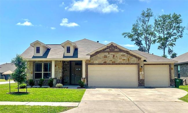 301 Rocky Ridge Drive, House other with 4 bedrooms, 2 bathrooms and null parking in Anahuac TX | Image 1