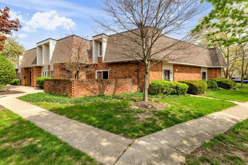 1568 Lafayette Dr, Columbus, OH, 43220-3867 | Card Image