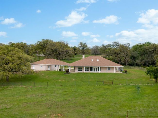 10565 N Highway 77, House other with 3 bedrooms, 3 bathrooms and 4 parking in Lexington TX | Image 33