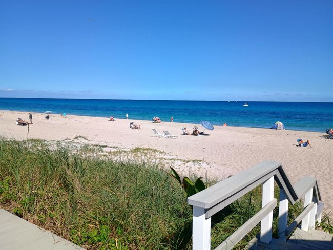 APT-6-105 - 5505 N Ocean Blvd, Condo with 2 bedrooms, 2 bathrooms and null parking in Ocean Ridge FL | Image 7