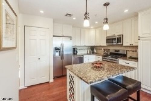 16 Mcchesney Ct, West Orange, NJ, 07052-1135 | Card Image