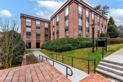 23g-1400 Kenesaw Ave, Knoxville, TN, 37919-7773 | Card Image