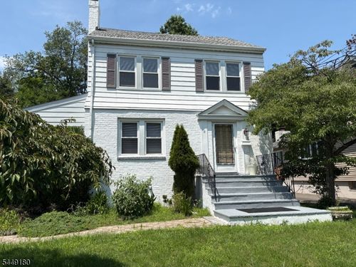 9 Royal Ave, Livingston, NJ, 07039-3121 | Card Image