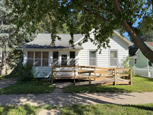 560 Hamilton St, Winona, MN, 55987-4340 | Card Image
