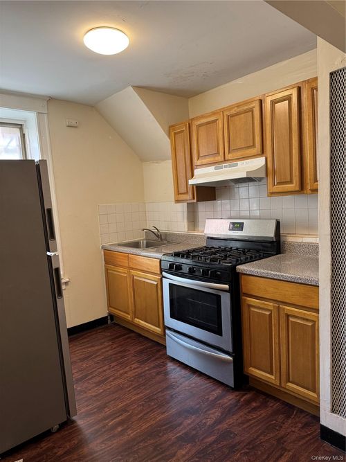 1b-249 Mclean Ave, Yonkers, NY, 10705-4457 | Card Image