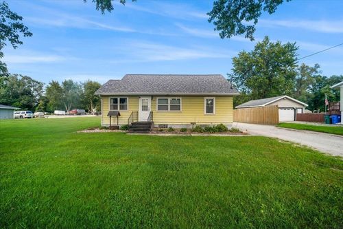 425 Grand Blvd, Evansdale, IA, 50707-1207 | Card Image
