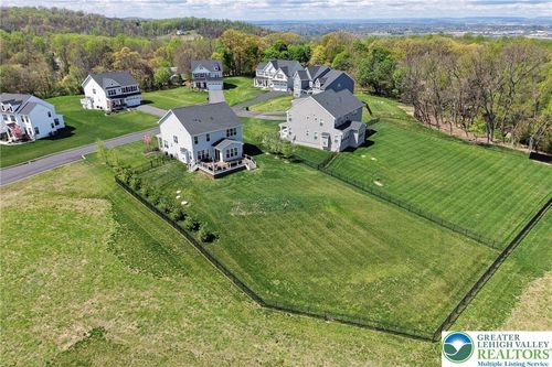 55 Alieh Ct, Williams Twp, PA, 18042-8736 | Card Image