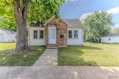 360 W 5th St, Lebanon, MO, 65536-2724 | Card Image