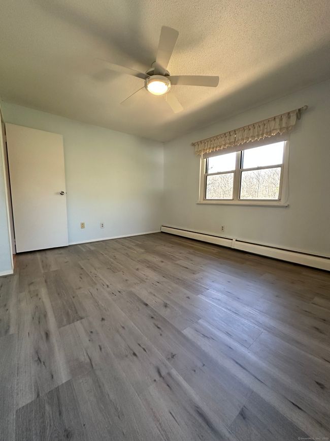 APT-50 - 486 Oak Ave, Condo with 2 bedrooms, 1 bathrooms and 2 parking in Cheshire CT | Image 9
