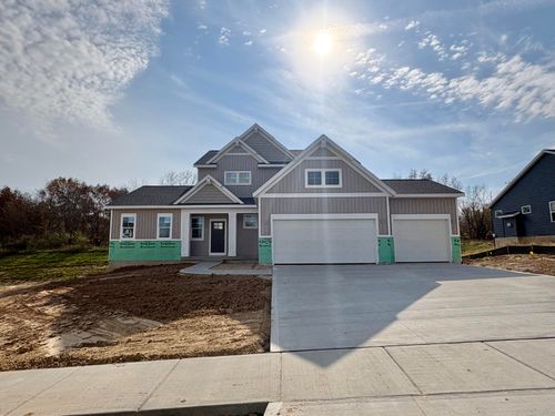 8308 Kettle Oak Dr Se, Alto, MI, 49302-8210 | Card Image