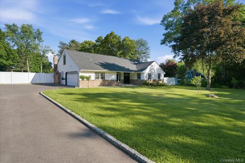 174 Warner Rd, Huntington, NY, 11743-5921 | Card Image