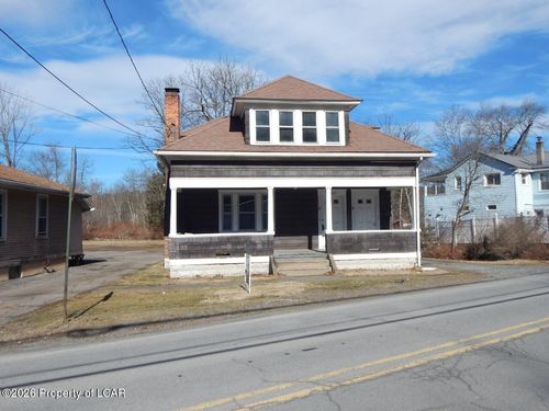 1000 Lower Demunds Rd, Dallas, PA, 18612-9056 | Card Image