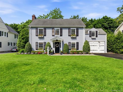 29 Hawthorne Pl, Manhasset, NY, 11030-2019 | Card Image