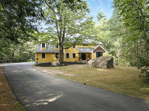 11 Cedar Dr, New Boston, NH, 03070-5130 | Card Image