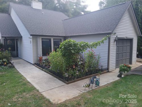 302 Oak Pl, Asheville, NC, 28803-1930 | Card Image