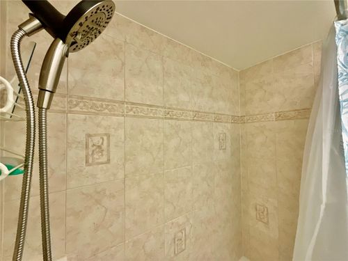 11-10034 64th Ave N, St Petersburg, FL, 33708-3556 | Card Image