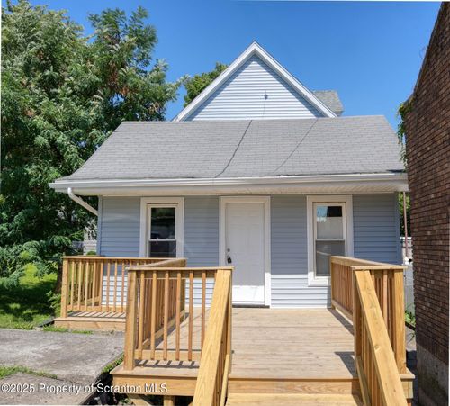 1102 Pettibone St, Scranton, PA, 18504-1868 | Card Image