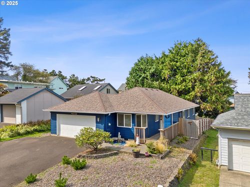 2709 Nw Mast Ave, Lincoln City, OR, 97367-4337 | Card Image