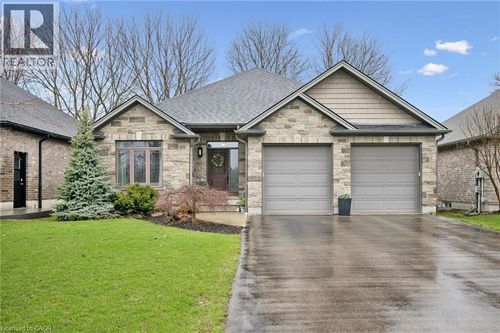 92 Jacob St W, Tavistock, ON, N0B2R0 | Card Image