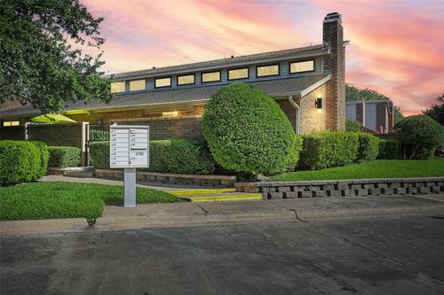 1008 Forest Creek St, Benbrook, TX, 76126-2752 | Card Image