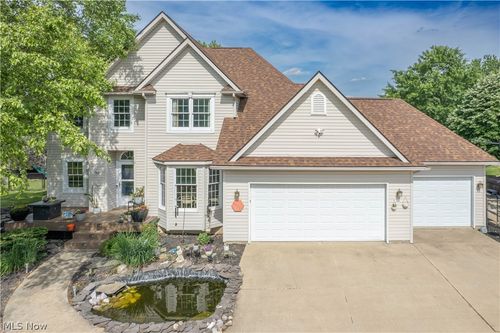 4456 Maplegrove Ave, Louisville, OH, 44641-9569 | Card Image