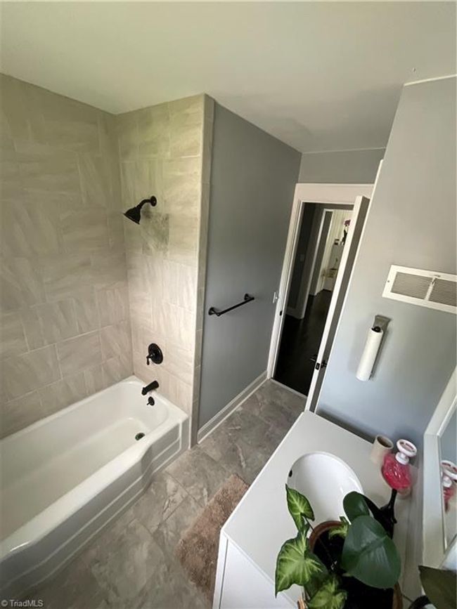 621 N Craige St, House other with 3 bedrooms, 2 bathrooms and null parking in Salisbury NC | Image 14