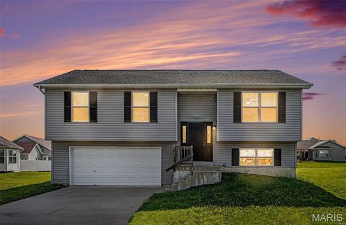 822 Legolas Ln, Wright City, MO, 63390-3505 | Card Image