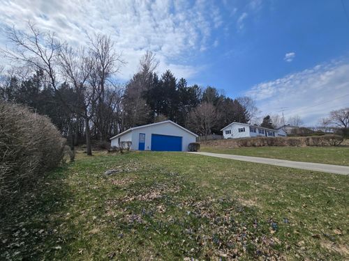 2739 Hillcrest Dr, New Era, MI, 49446-9605 | Card Image