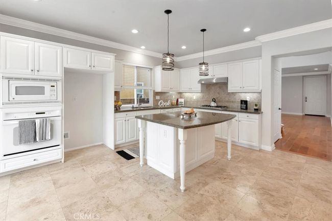 Beautiful Island Kitchen | Image 9