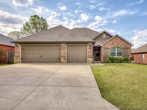 19826 E 46th Street S, Broken Arrow, OK, 74014 | Card Image