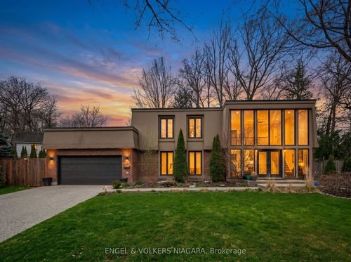 2459 Noella Cres, Niagara Falls, ON, L2J3H7 | Card Image