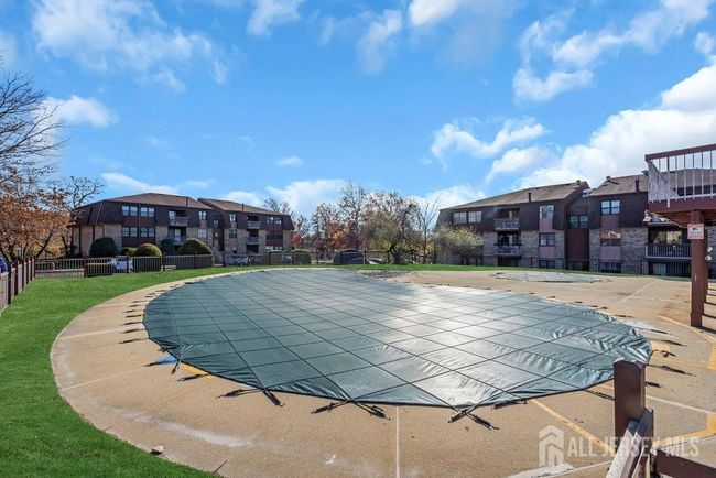 72C - 72 Golden Sq, Townhouse with 2 bedrooms, 2 bathrooms and null parking in Woodbridge NJ | Image 21
