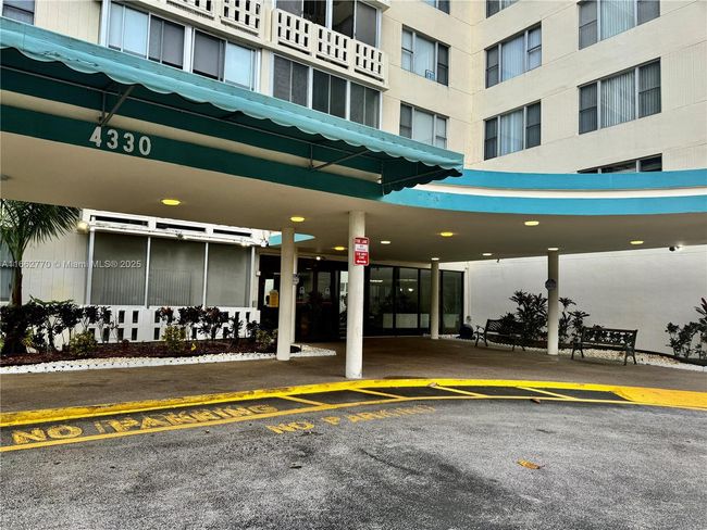 APT-506 - 4330 Hillcrest Dr, Condo with 1 bedrooms, 2 bathrooms and null parking in Hollywood FL | Image 26