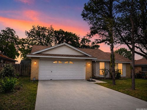 174 Clear Oak, Universal City, TX, 78148-3702 | Card Image