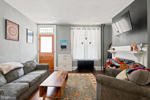 1524 N Myrtlewood St, PHILADELPHIA, PA, 19121-3634 | Card Image