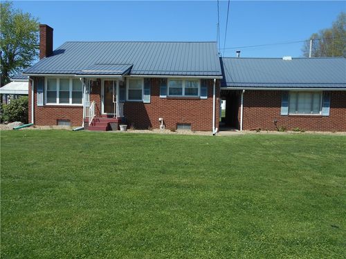 2979 Raymond Ave, Latrobe, PA, 15650-3359 | Card Image