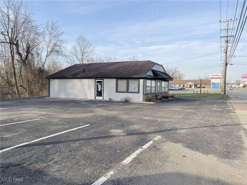 1227 Garfield Ave, Parkersburg, WV, 26101-3206 | Card Image