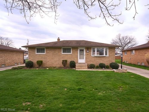 12101 Tucson Drive, Parma, OH, 44130 | Card Image