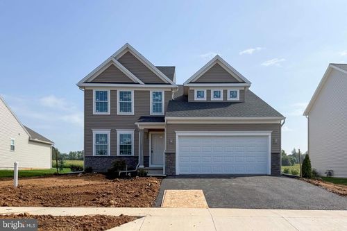 905 Fairfield Ln, SHIPPENSBURG, PA, 17257-8568 | Card Image