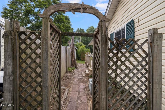 2012 Euclid Ave, House other with 3 bedrooms, 2 bathrooms and null parking in Bristol VA | Image 32