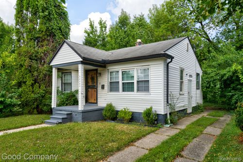 18052 Mackay St, Detroit, MI, 48234-1424 | Card Image
