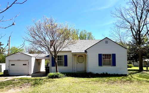 3224 N 8th St, Arkansas City, KS, 67005-4115 | Card Image