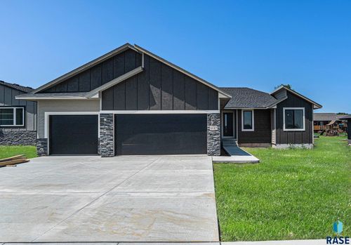 1117 Cyber Ct, Madison, SD, 57042-3725 | Card Image